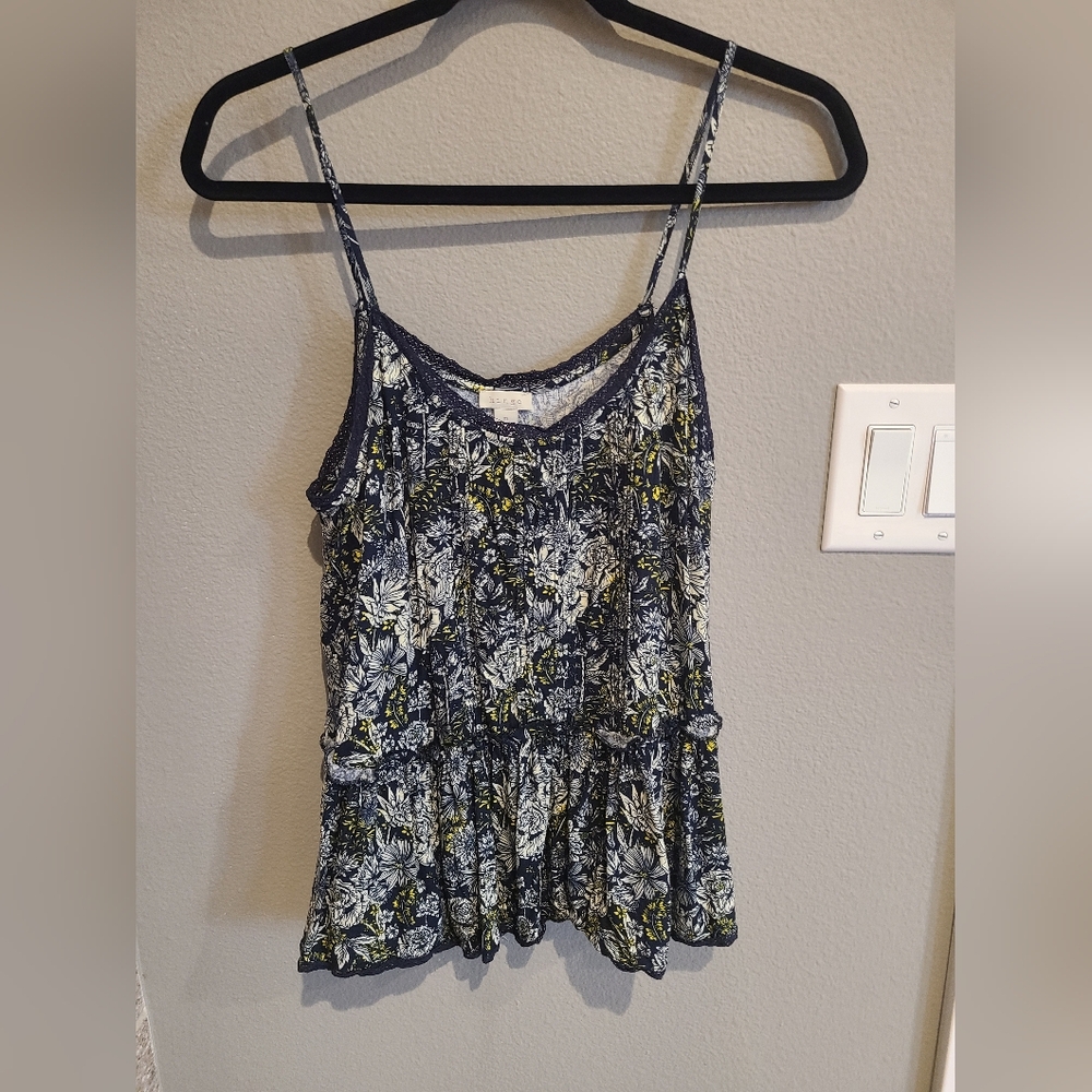 Hinge Flora Tank, M